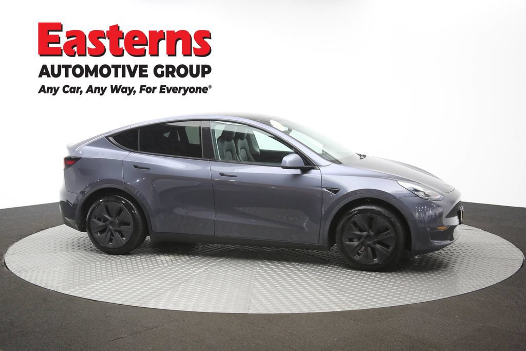 Used 2022 Tesla Model Y Long Range AWD/4WD image 41