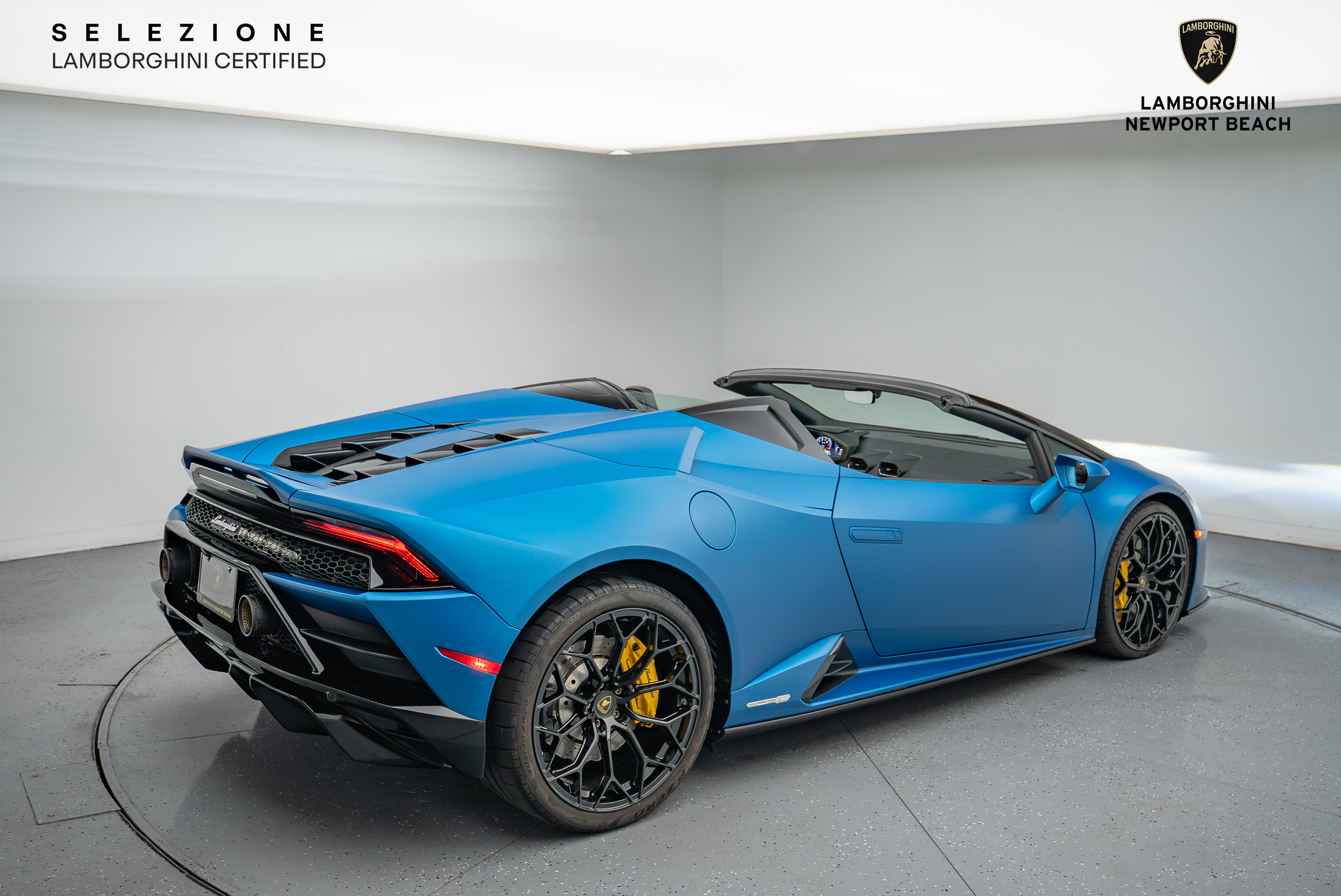 Used 2020 Lamborghini Huracan EVO image 17