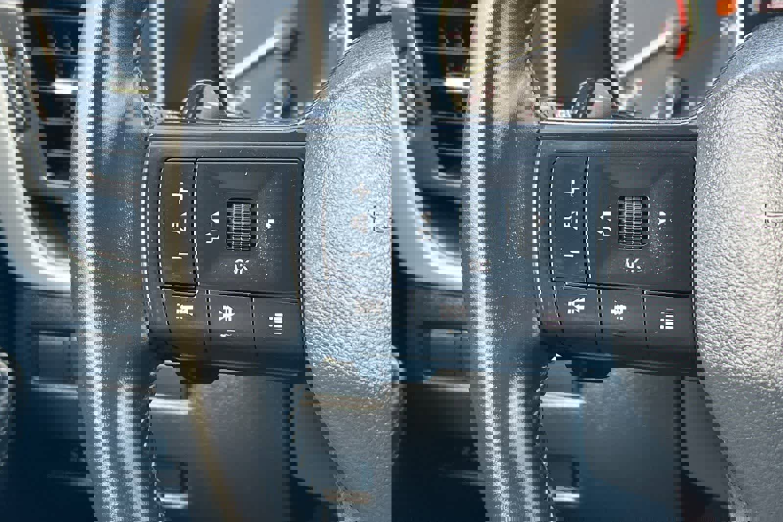 Certified 2025 Nissan Rogue SV image 30