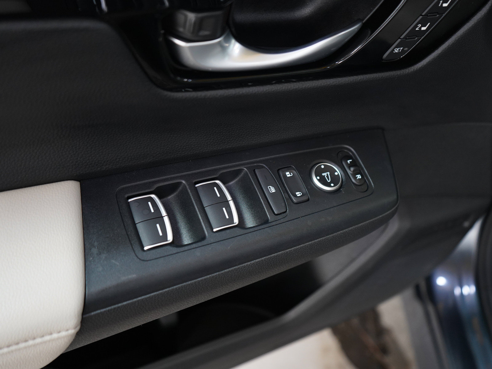 Used 2024 Honda CR-V EX-L image 20