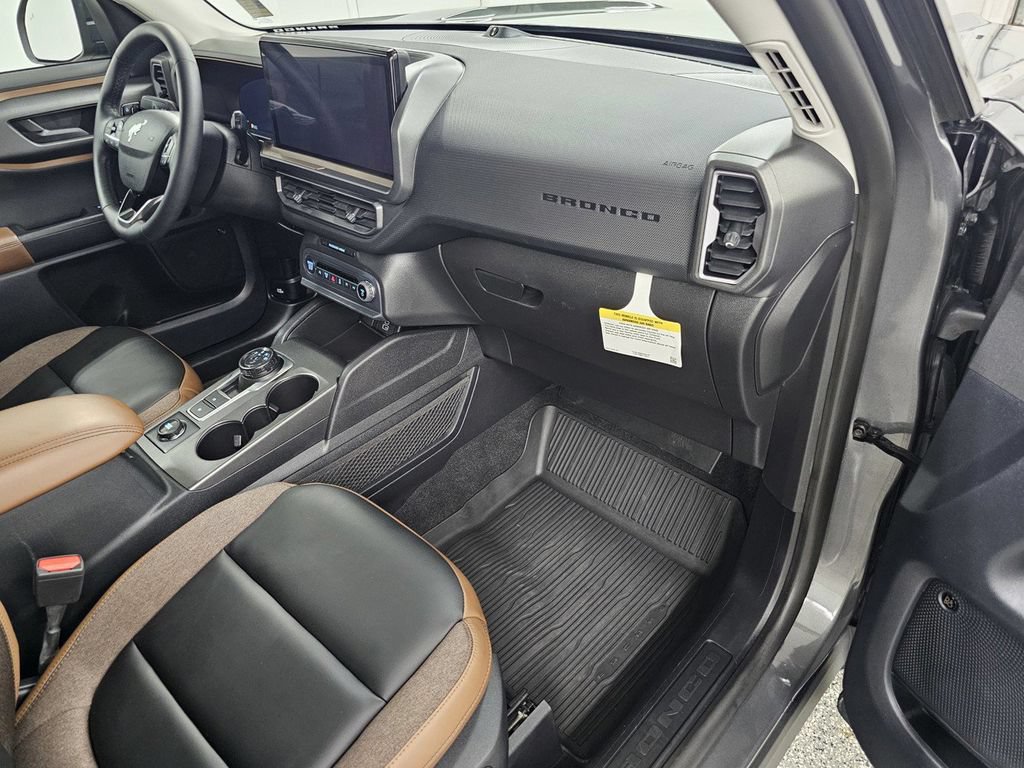 Used 2025 Ford Bronco Sport Outer Banks w/ Outer Banks Tech Package+ AWD/4WD image 12