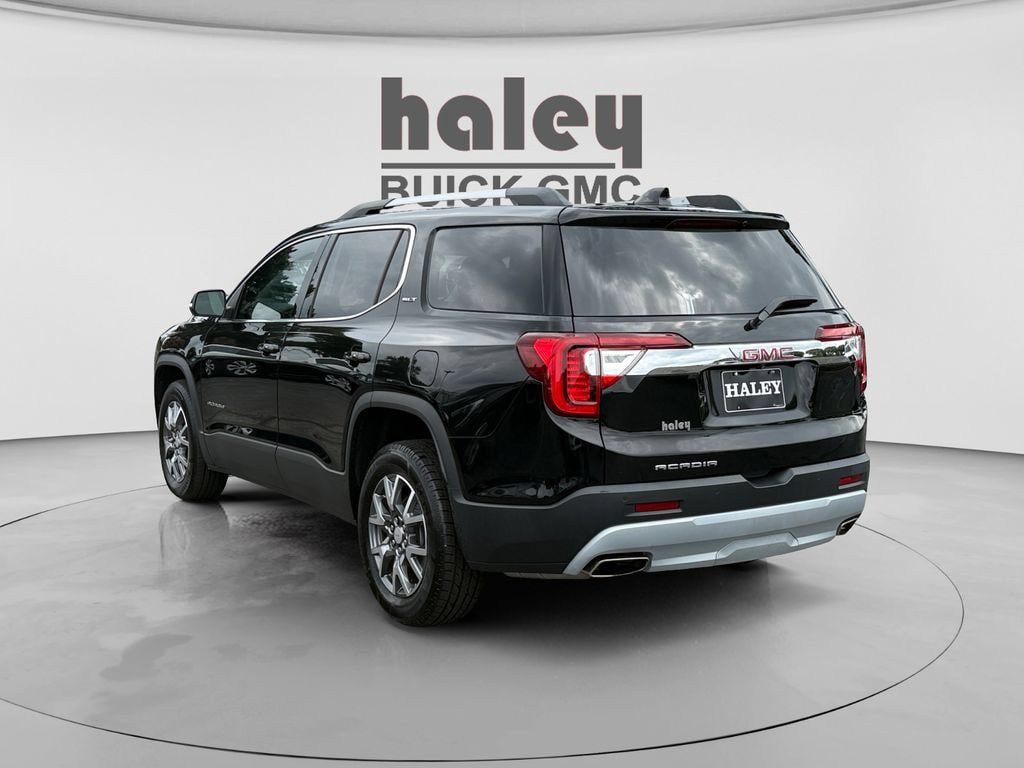 Used 2022 GMC Acadia SLT w/ Technology Package FWD image 3