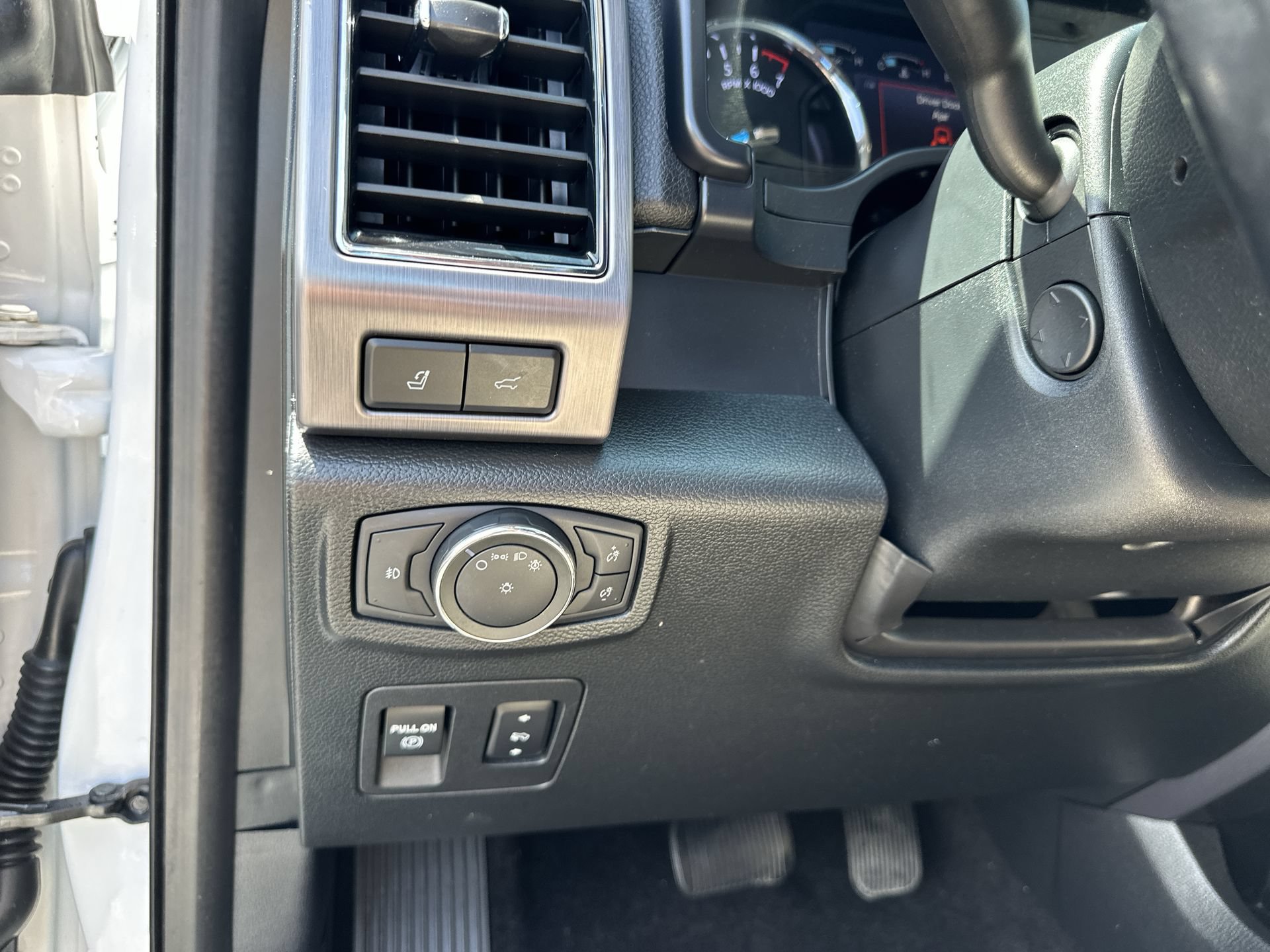 Used 2019 Ford Expedition Max Platinum AWD/4WD image 30