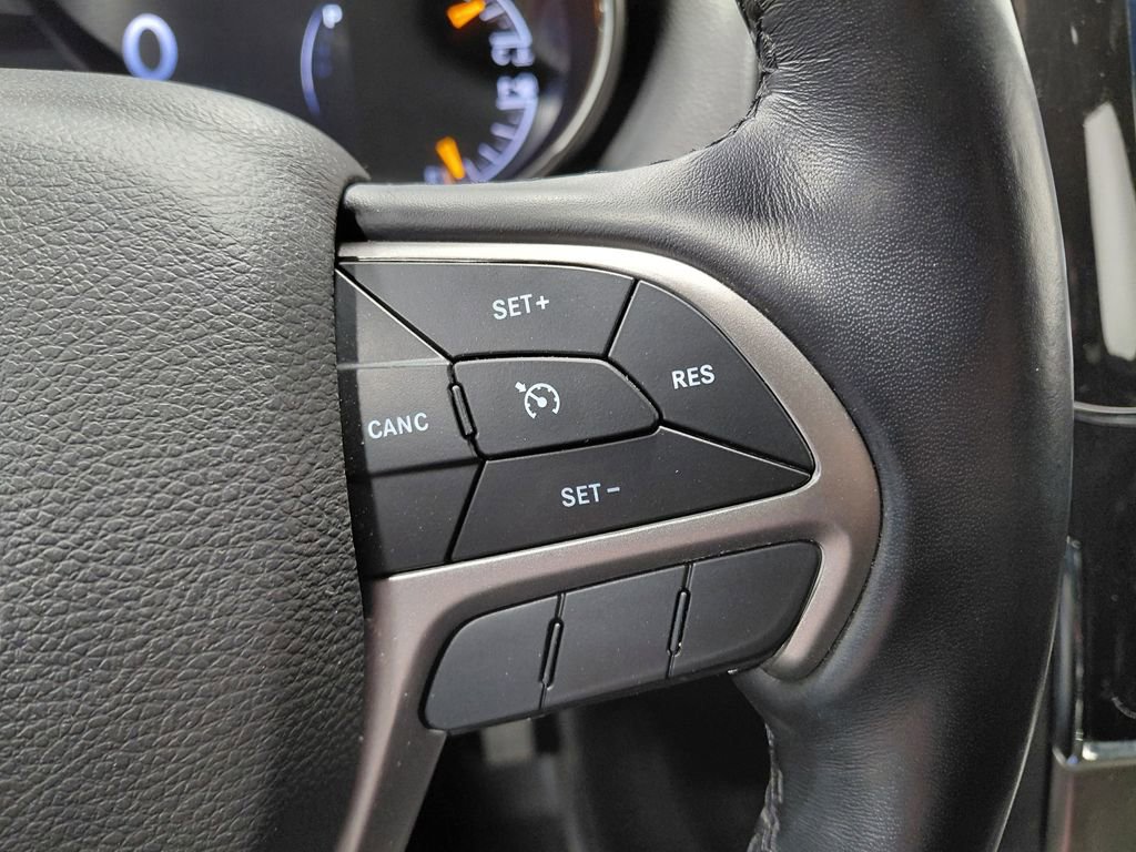 Certified 2021 Jeep Grand Cherokee Laredo X AWD/4WD image 36
