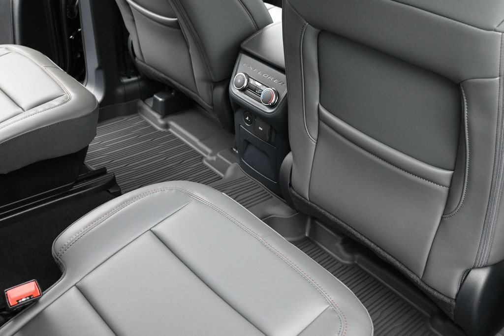 New 2026 Ford Explorer Active w/ Active Comfort Package AWD/4WD image 10