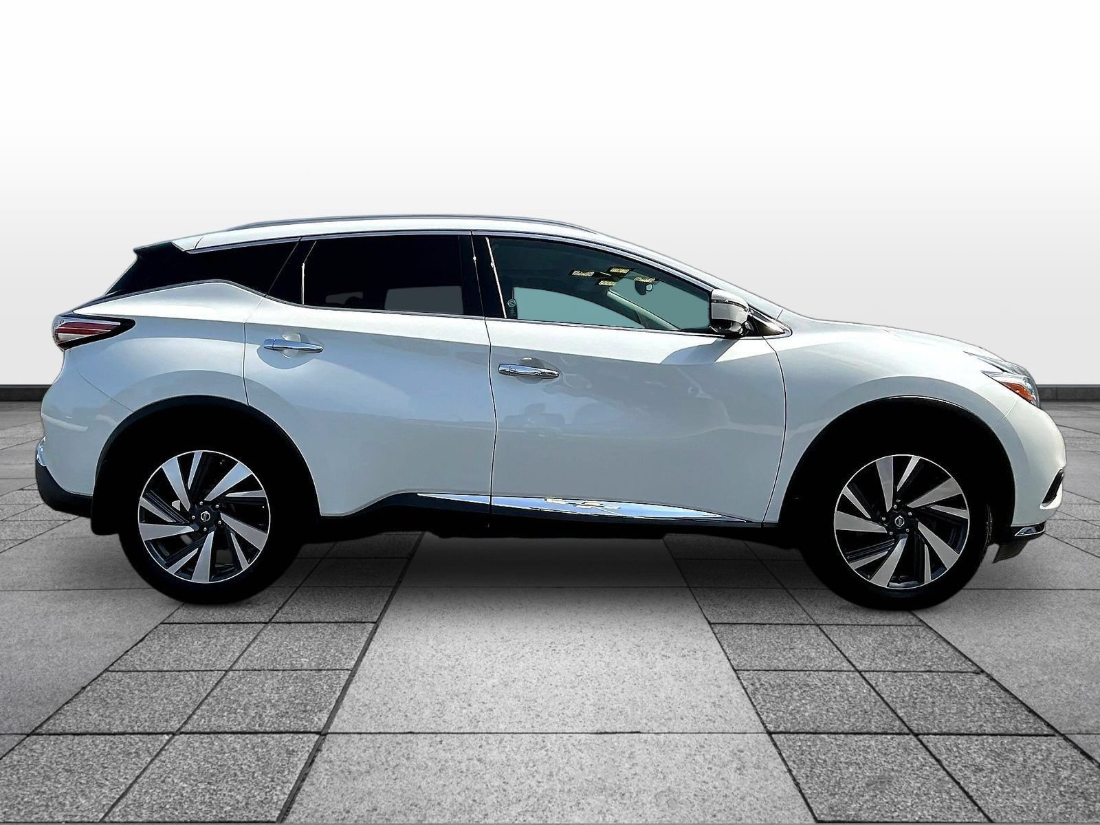 Certified 2017 Nissan Murano Platinum w/ Platinum Technology Package AWD/4WD image 4