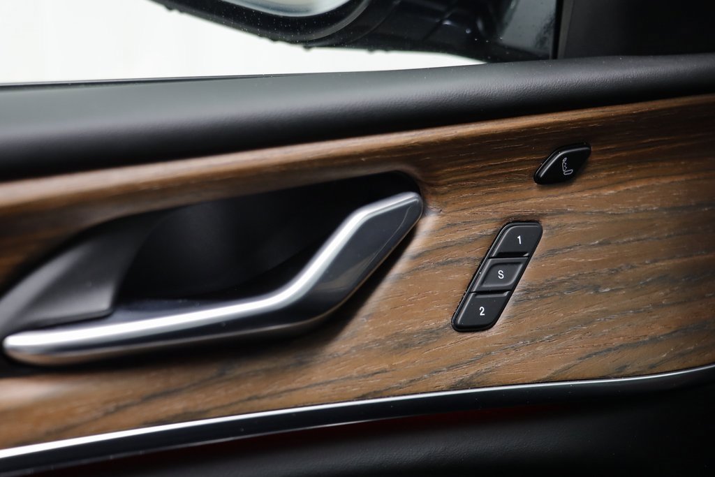 Used 2025 Jeep Grand Cherokee Summit image 7