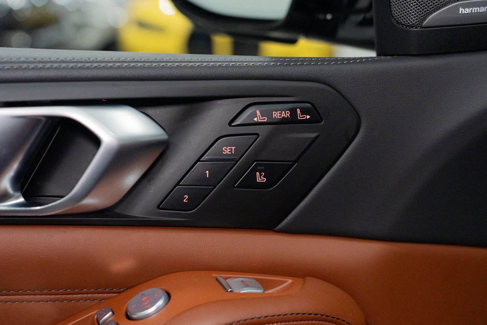 Used 2023 BMW X7 M60i image 18