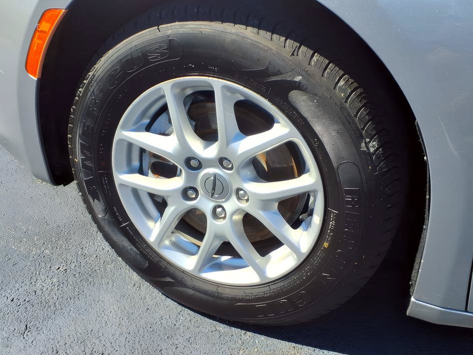 Used 2021 Chrysler Voyager Lxi FWD image 9