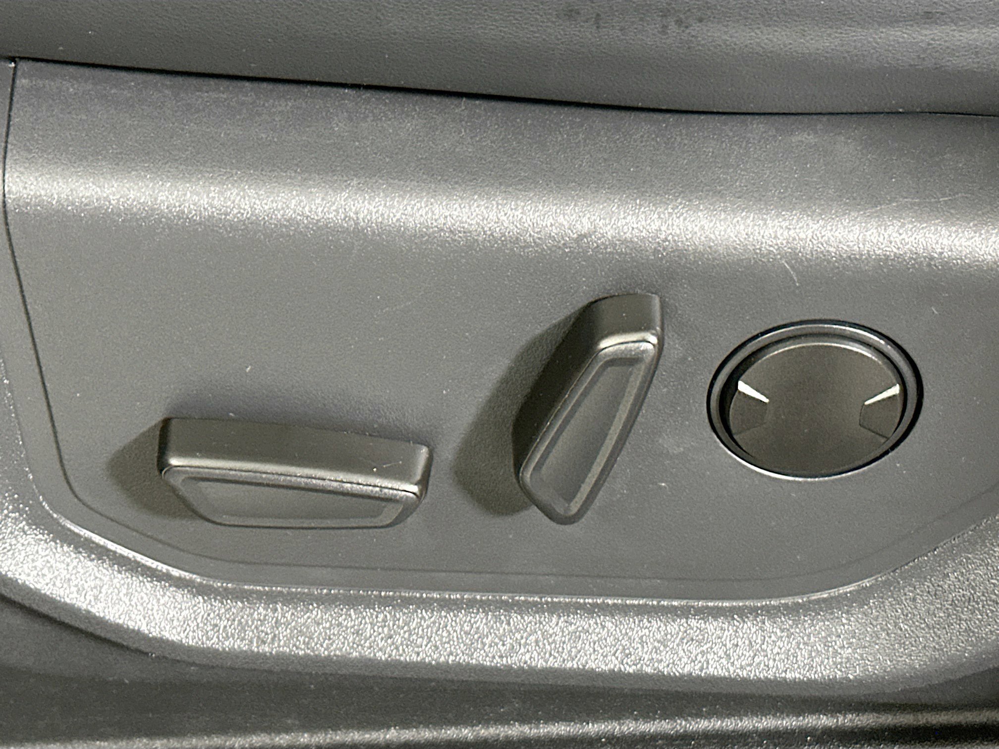 Used 2024 Ford Expedition Max XLT image 13