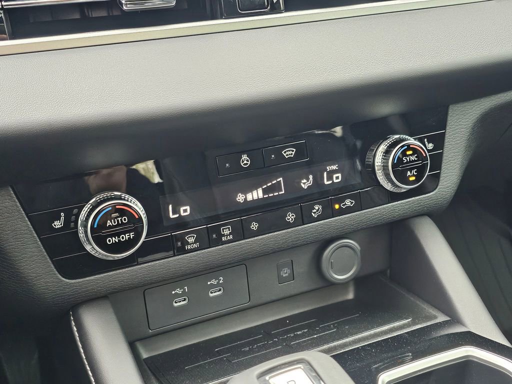 New 2026 Mitsubishi Outlander AWD image 24