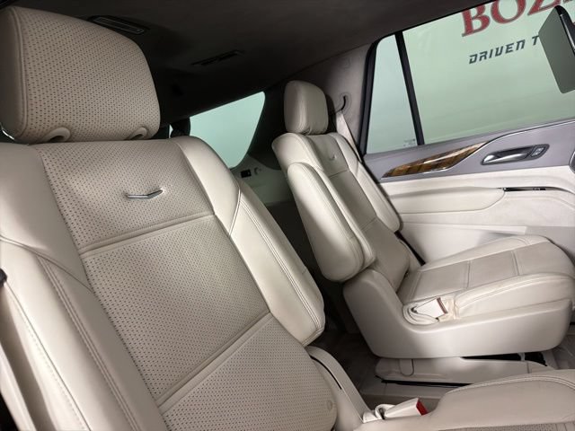 Used 2021 Cadillac Escalade Premium Luxury Platinum AWD/4WD image 18