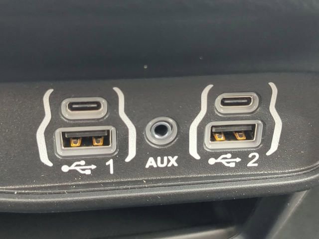 New 2025 Chrysler Voyager LX image 20