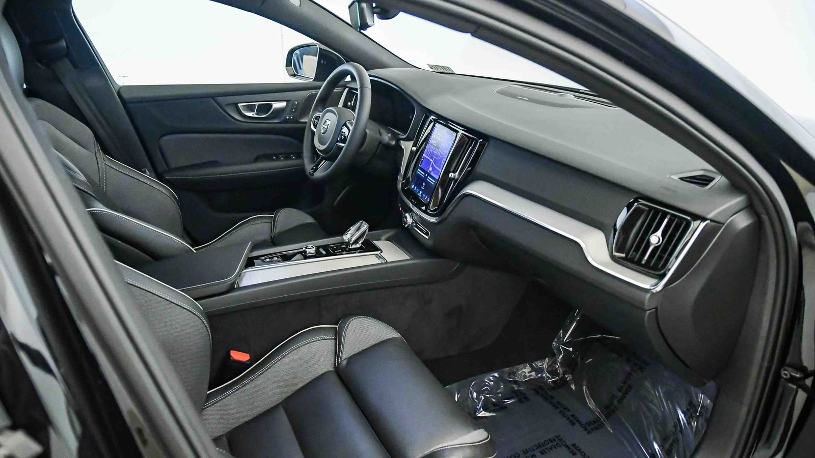 Certified 2024 Volvo S60 B5 Plus w/ Climate Package image 16