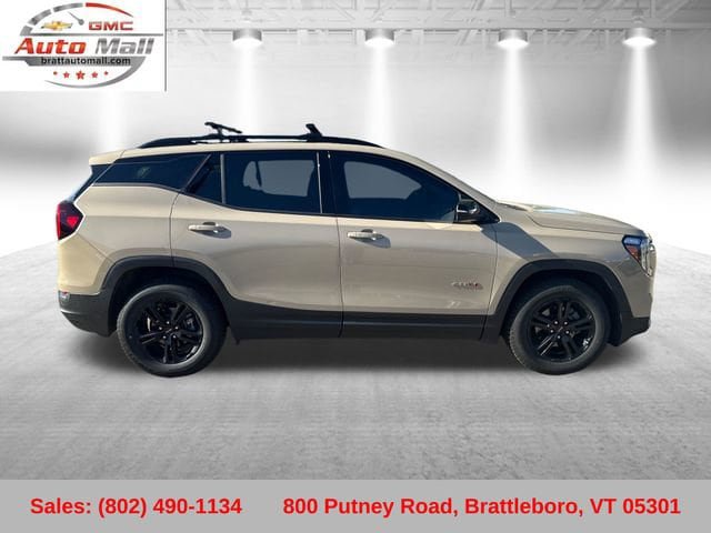 Used 2023 GMC Terrain AT4 AWD/4WD image 8