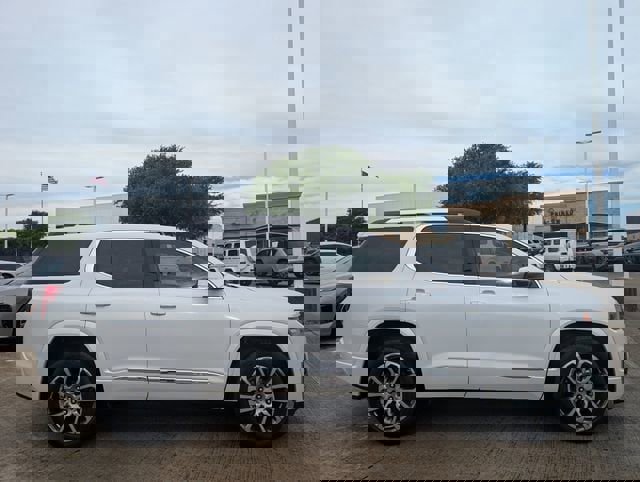 Certified 2023 GMC Acadia Denali w/ Denali Technology Package image 3