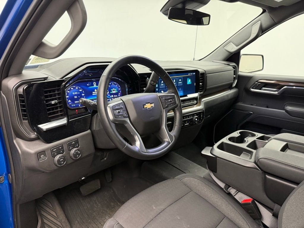Used 2024 Chevrolet Silverado 1500 LT image 4