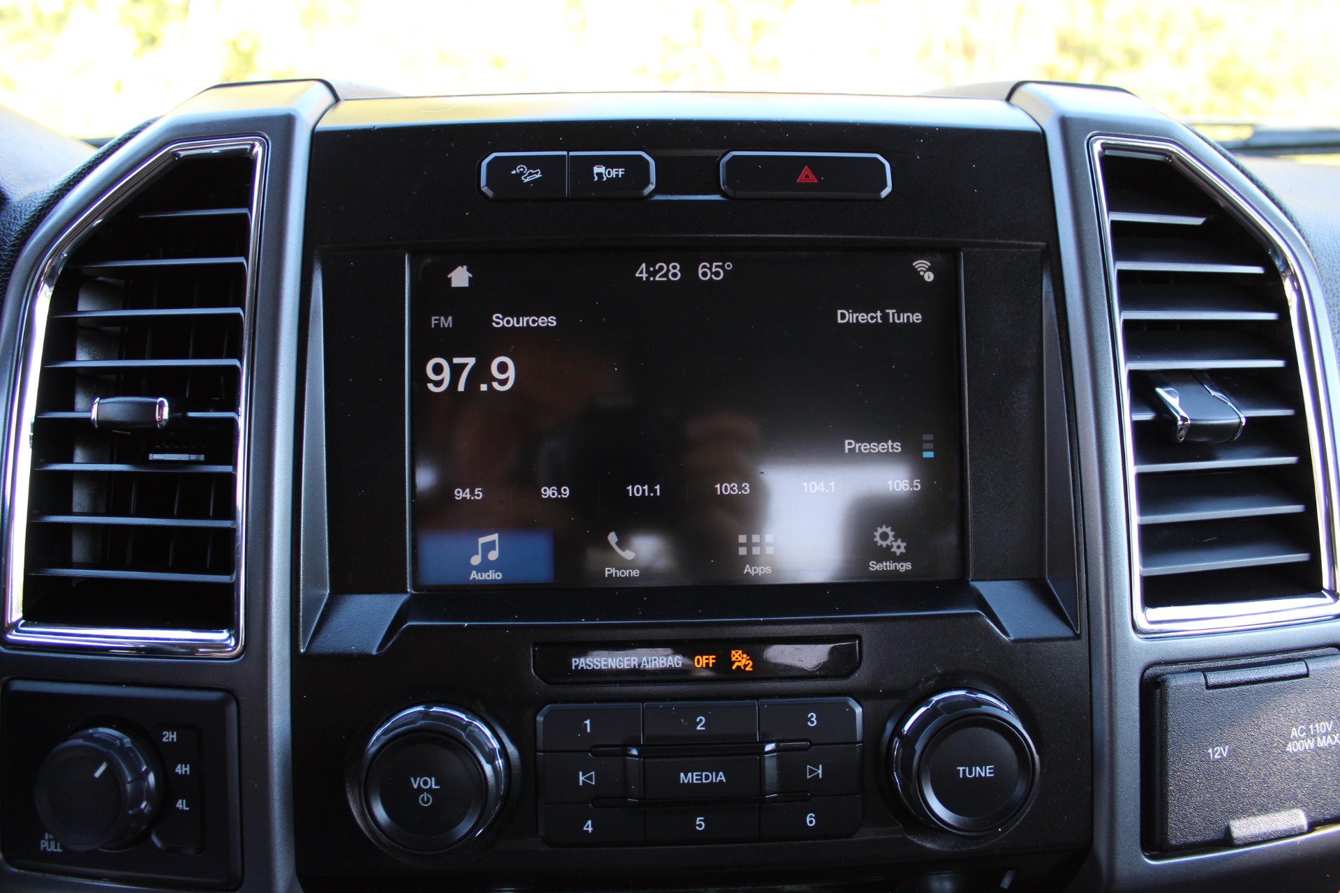 Used 2016 Ford F150 XLT w/ Equipment Group 302A Luxury AWD/4WD image 27