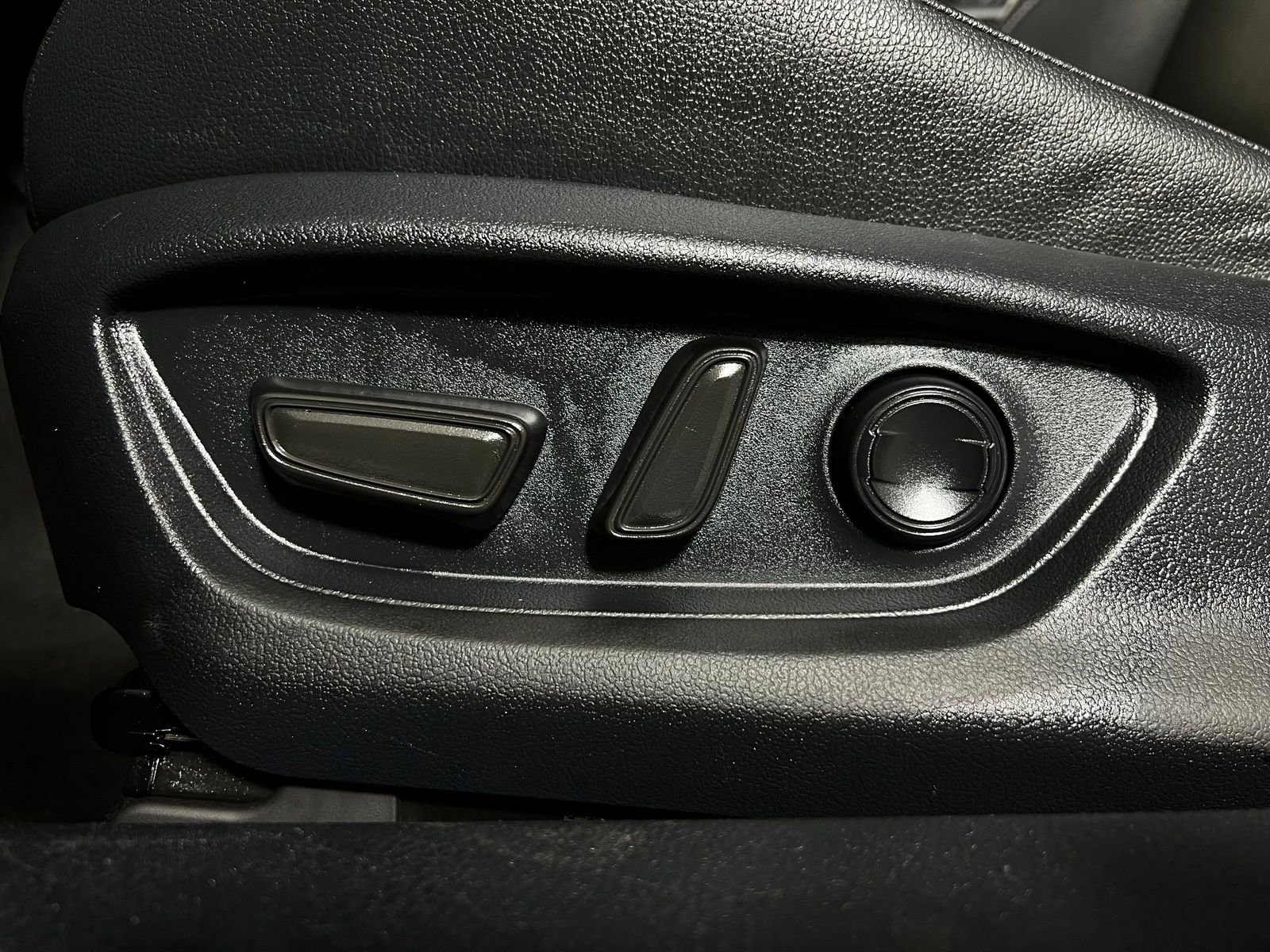 Used 2025 Toyota Camry SE image 14