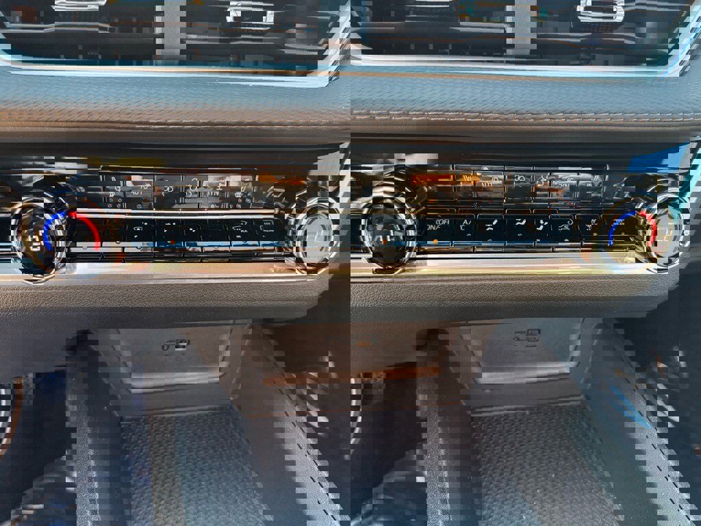 New 2026 Chevrolet Equinox LT w/ Convenience Package II image 18