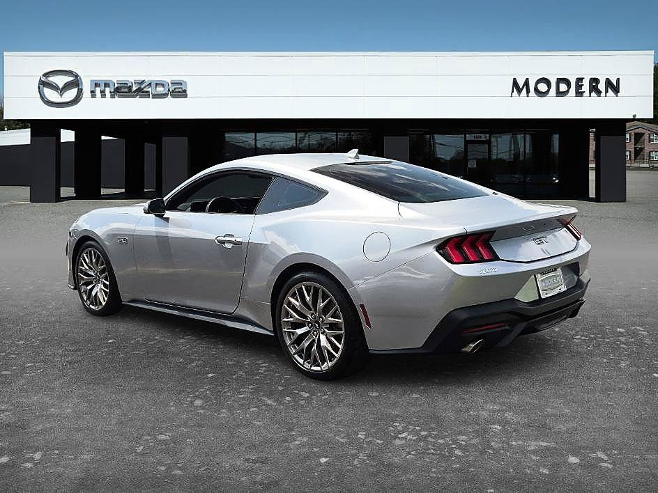 Used 2024 Ford Mustang GT Premium RWD image 3