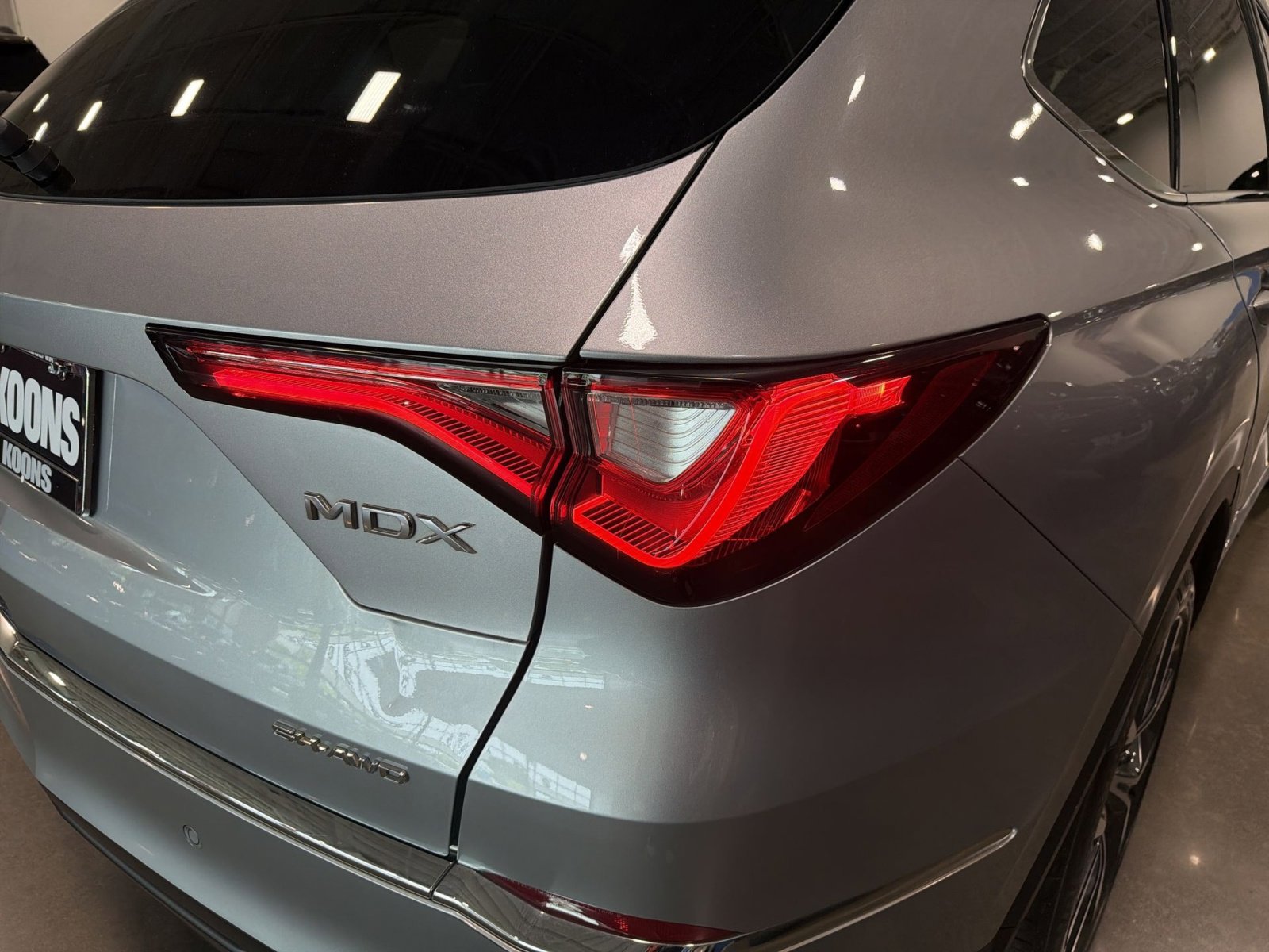 Used 2023 Acura MDX SH-AWD w/ Technology Package image 17
