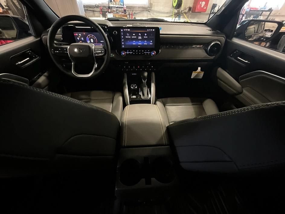 New 2026 Chevrolet Colorado ZR2 w/ Technology Package AWD/4WD image 3