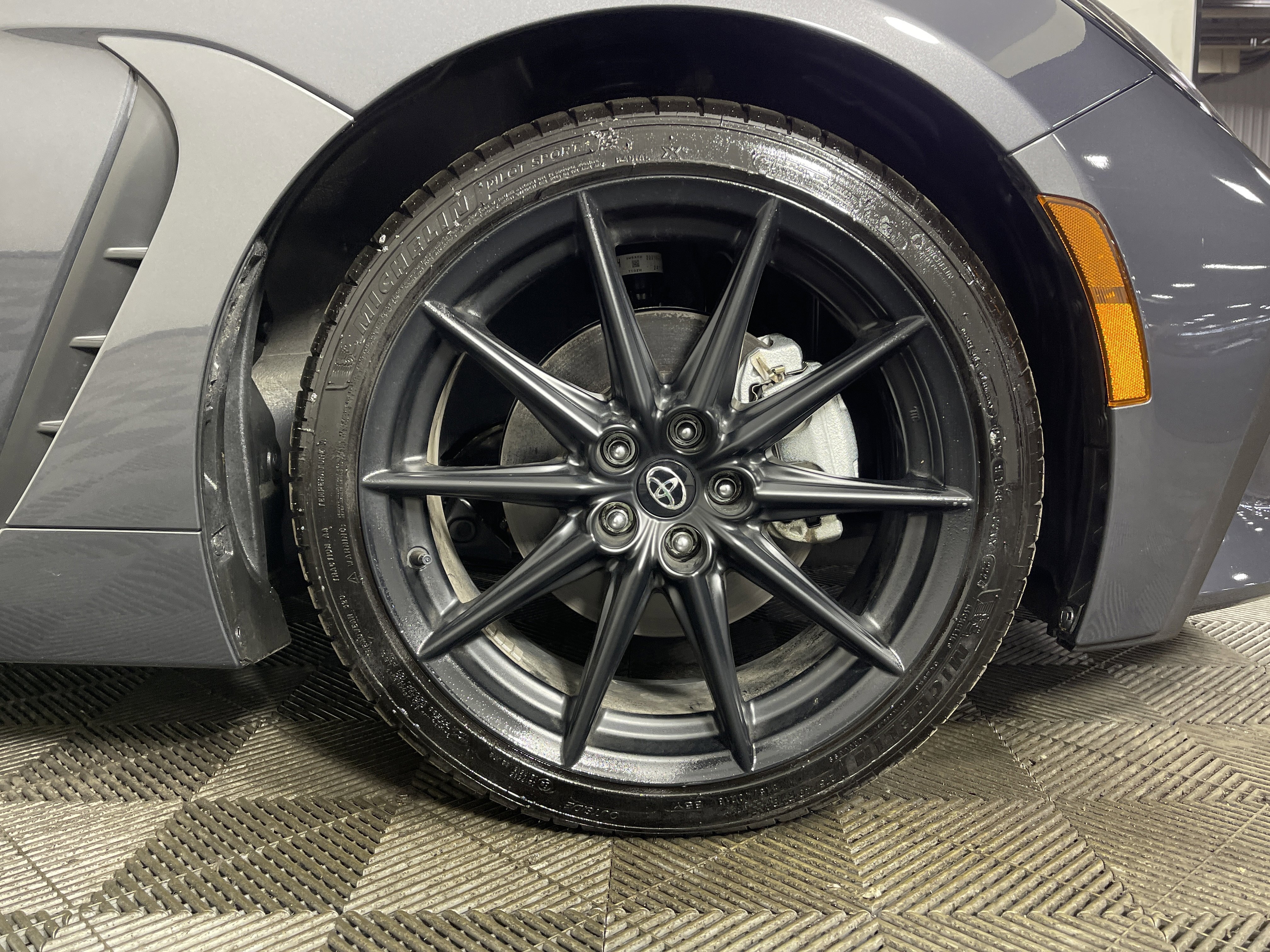 Used 2025 Toyota GR86 Premium w/ ALL Weather Mat Package (TMS) image 7