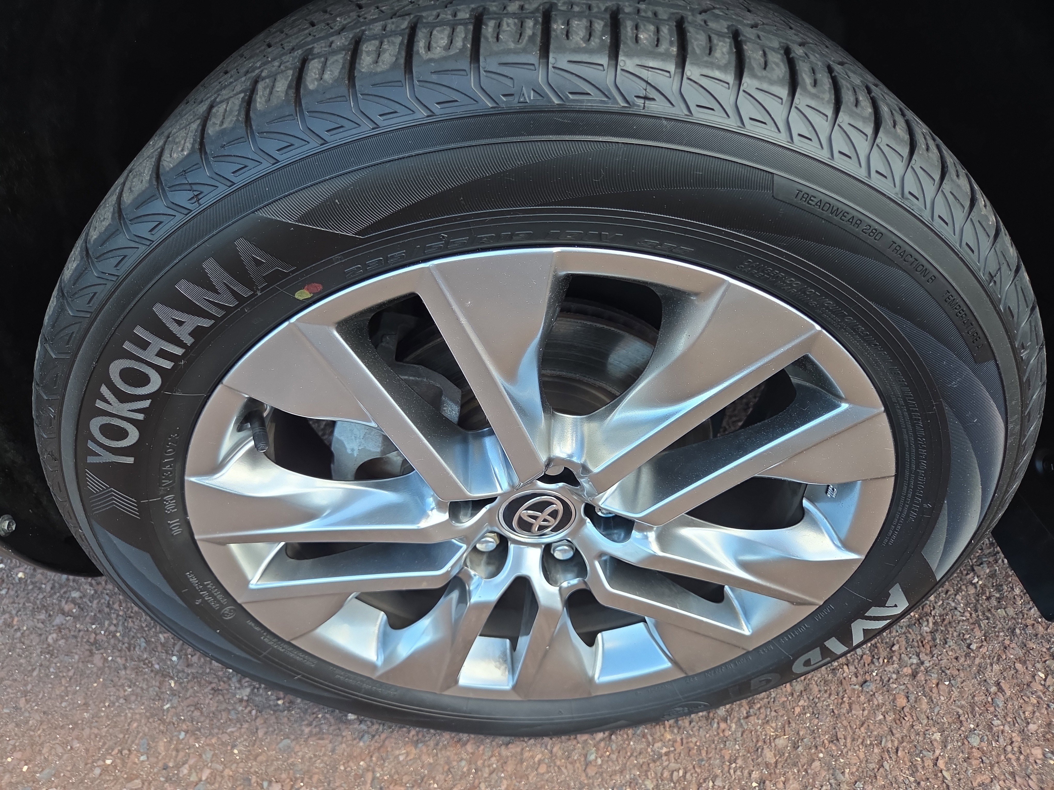 Used 2023 Toyota RAV4 Limited AWD/4WD image 12