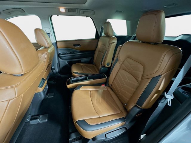 Certified 2022 Nissan Pathfinder Platinum w/ Cargo Package image 24
