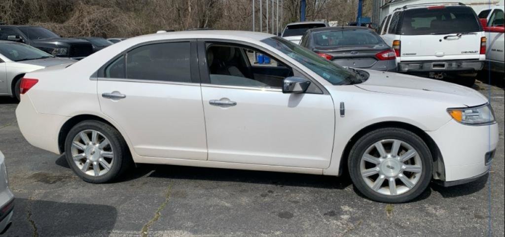 Used 2012 Lincoln MKZ FWD image 10