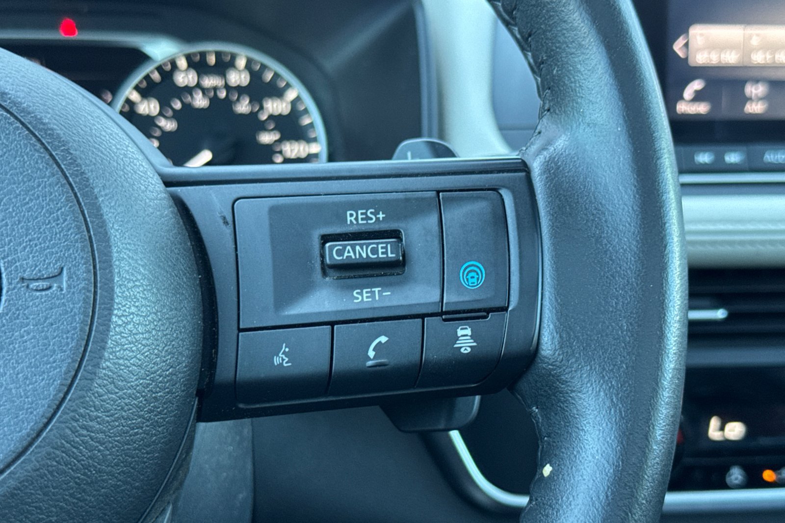 Certified 2024 Nissan Rogue SV w/ SV Premium Package FWD image 38