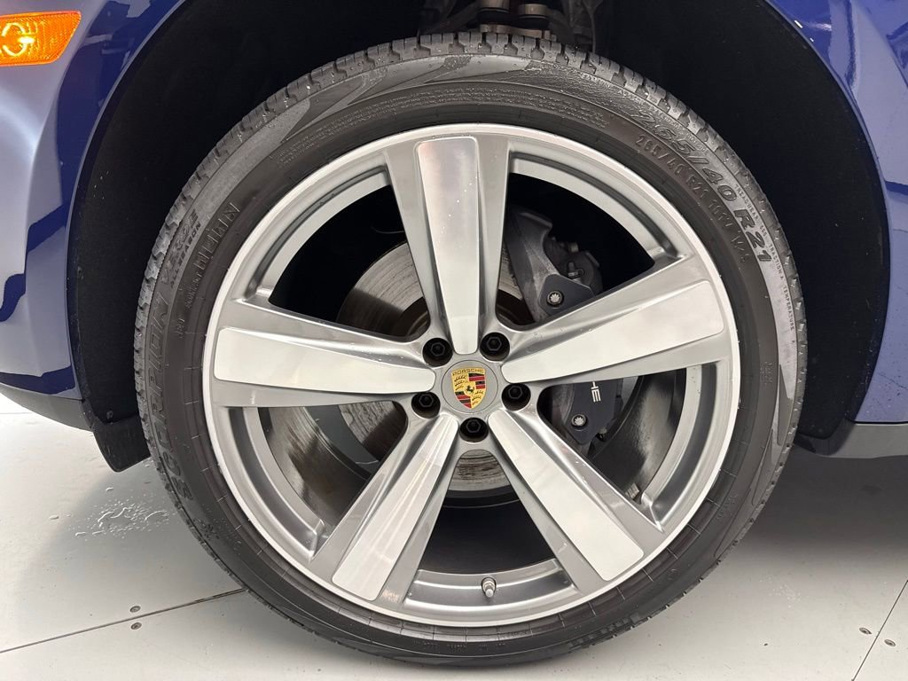 Certified 2025 Porsche Macan image 45