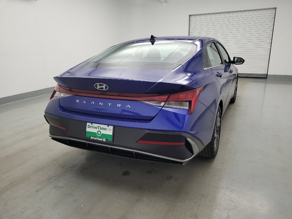 Used 2025 Hyundai Elantra SEL FWD image 7