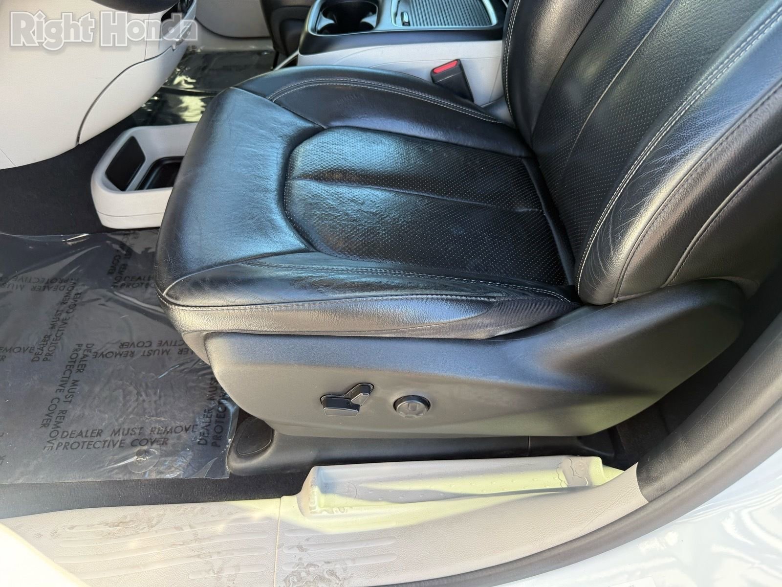 Used 2022 Chrysler Pacifica Touring-L image 14