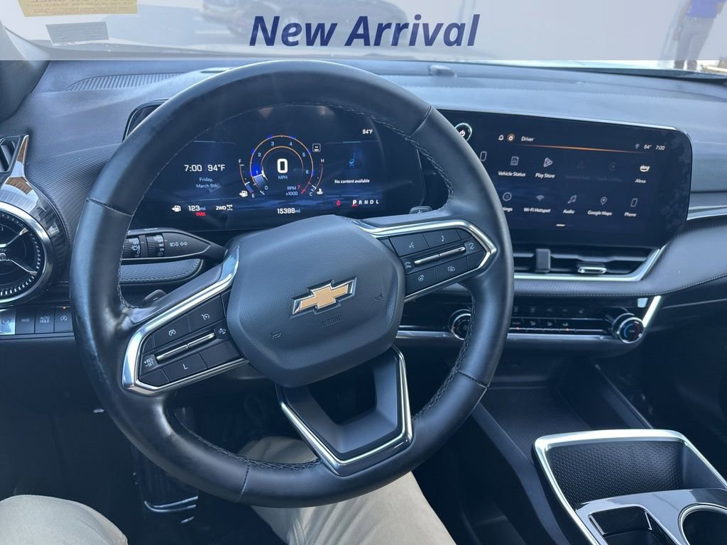 Used 2025 Chevrolet Equinox LT image 11