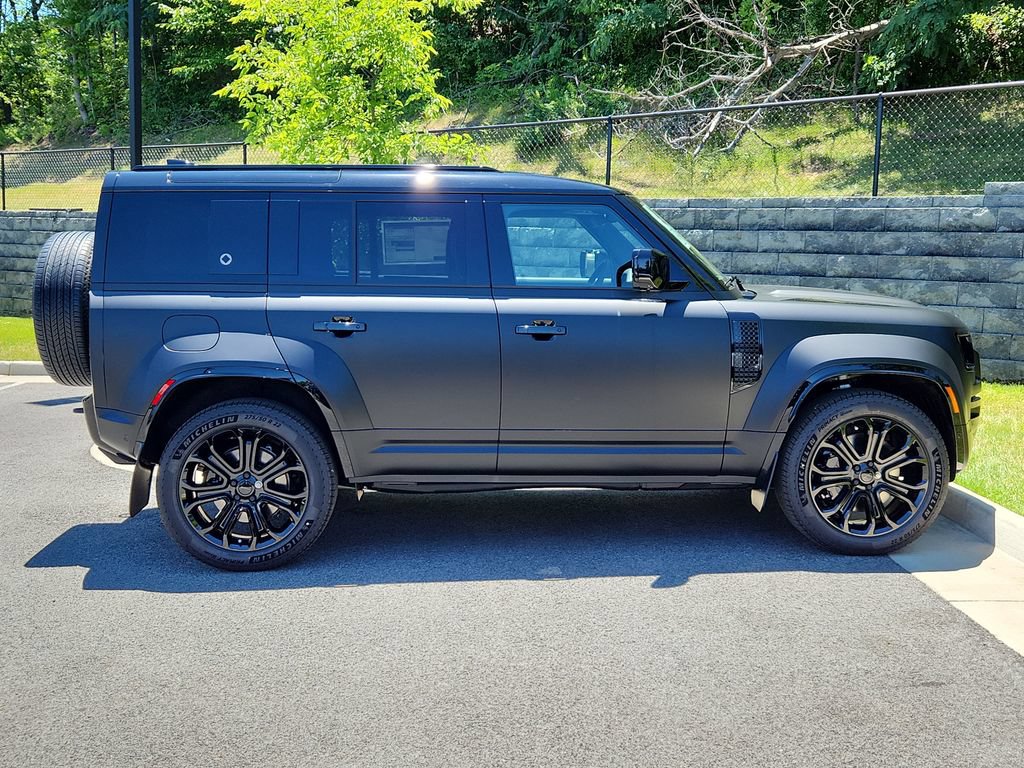 New 2026 Land Rover Defender 110 OCTA AWD/4WD image 11