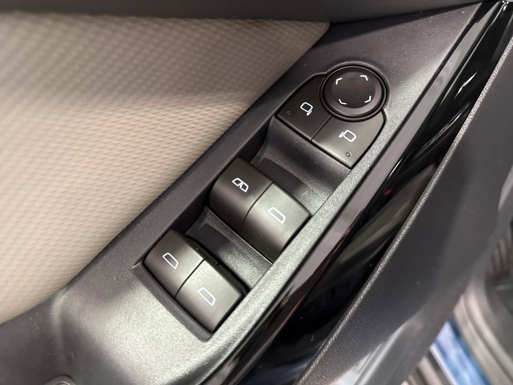 New 2026 Chevrolet Equinox LT w/ Convenience Package II AWD/4WD image 33