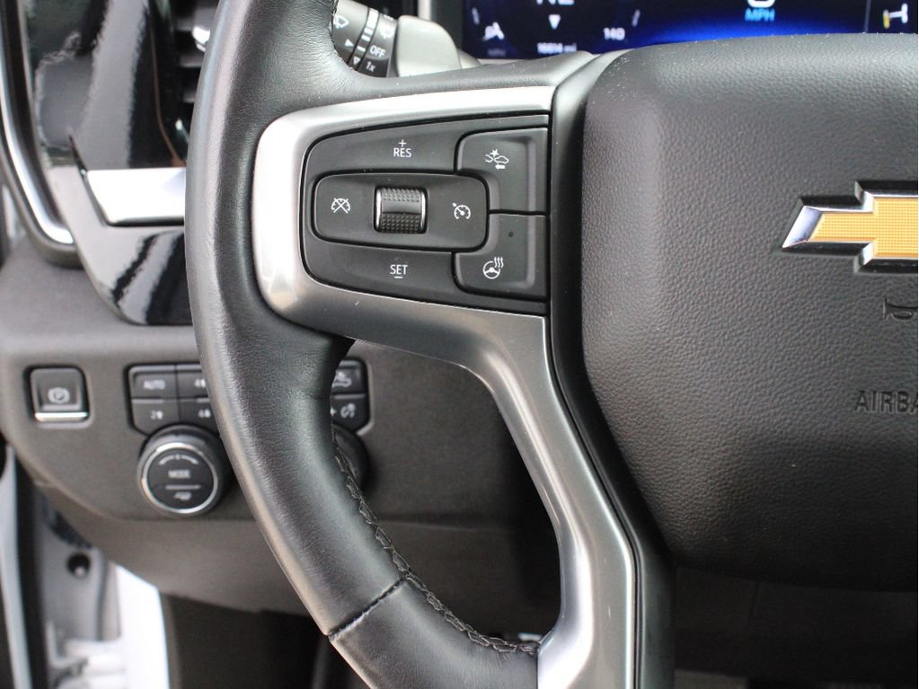 Used 2022 Chevrolet Silverado 1500 LTZ w/ LTZ Premium Package AWD/4WD image 16