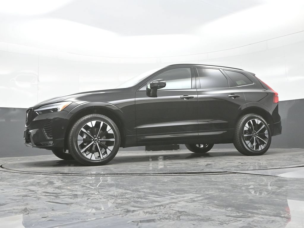 Used 2026 Volvo XC60 B5 Plus AWD/4WD image 25