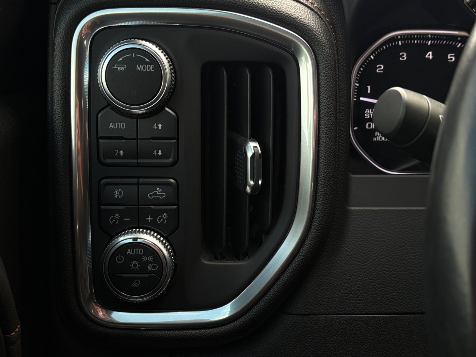 Used 2020 GMC Sierra 1500 AT4 w/ AT4 Premium Package AWD/4WD image 29