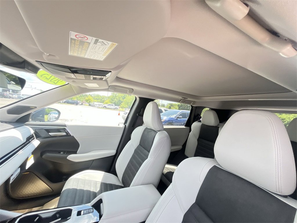 New 2025 Mitsubishi Outlander SE image 22
