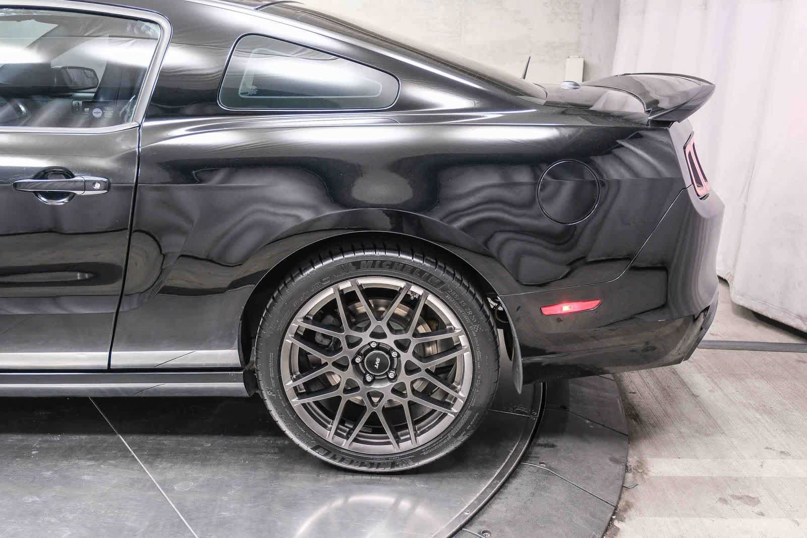 Used 2014 Ford Mustang Shelby GT500 w/ Equipment Group 821A RWD image 8