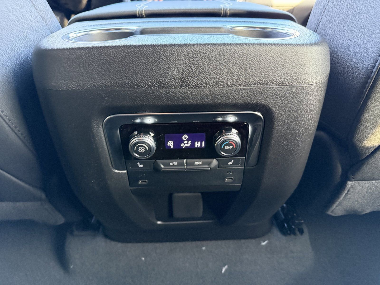 New 2026 GMC Yukon Elevation image 31