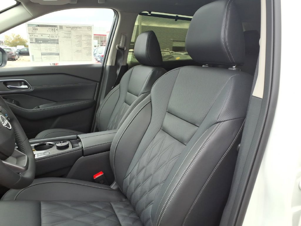 New 2026 Nissan Rogue Platinum AWD/4WD image 16