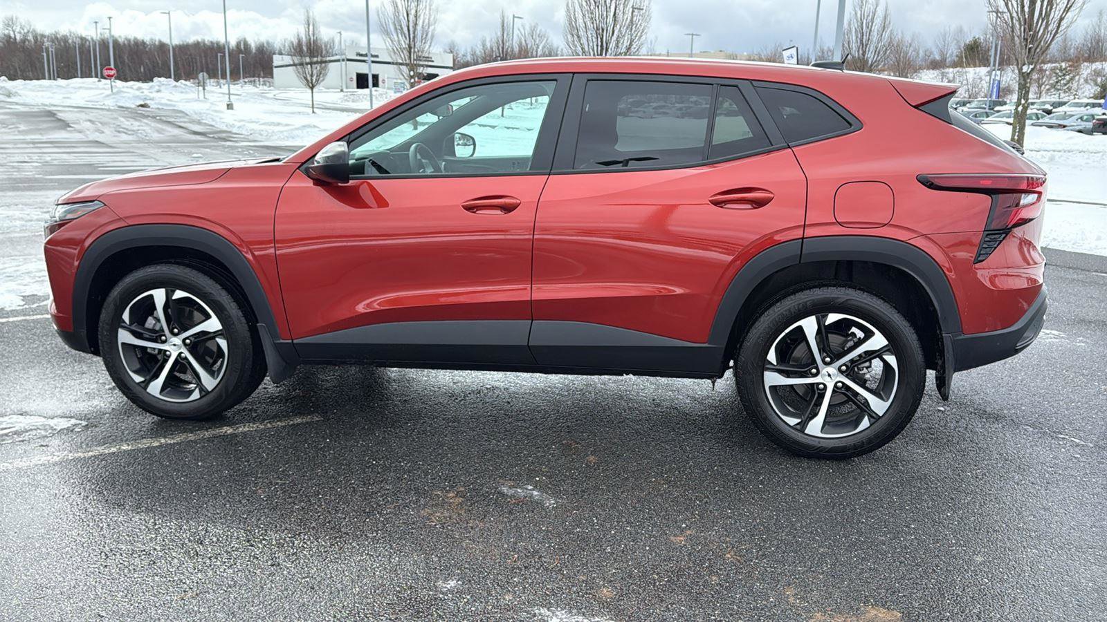 Used 2024 Chevrolet Trax RS w/ Driver Confidence Package image 12