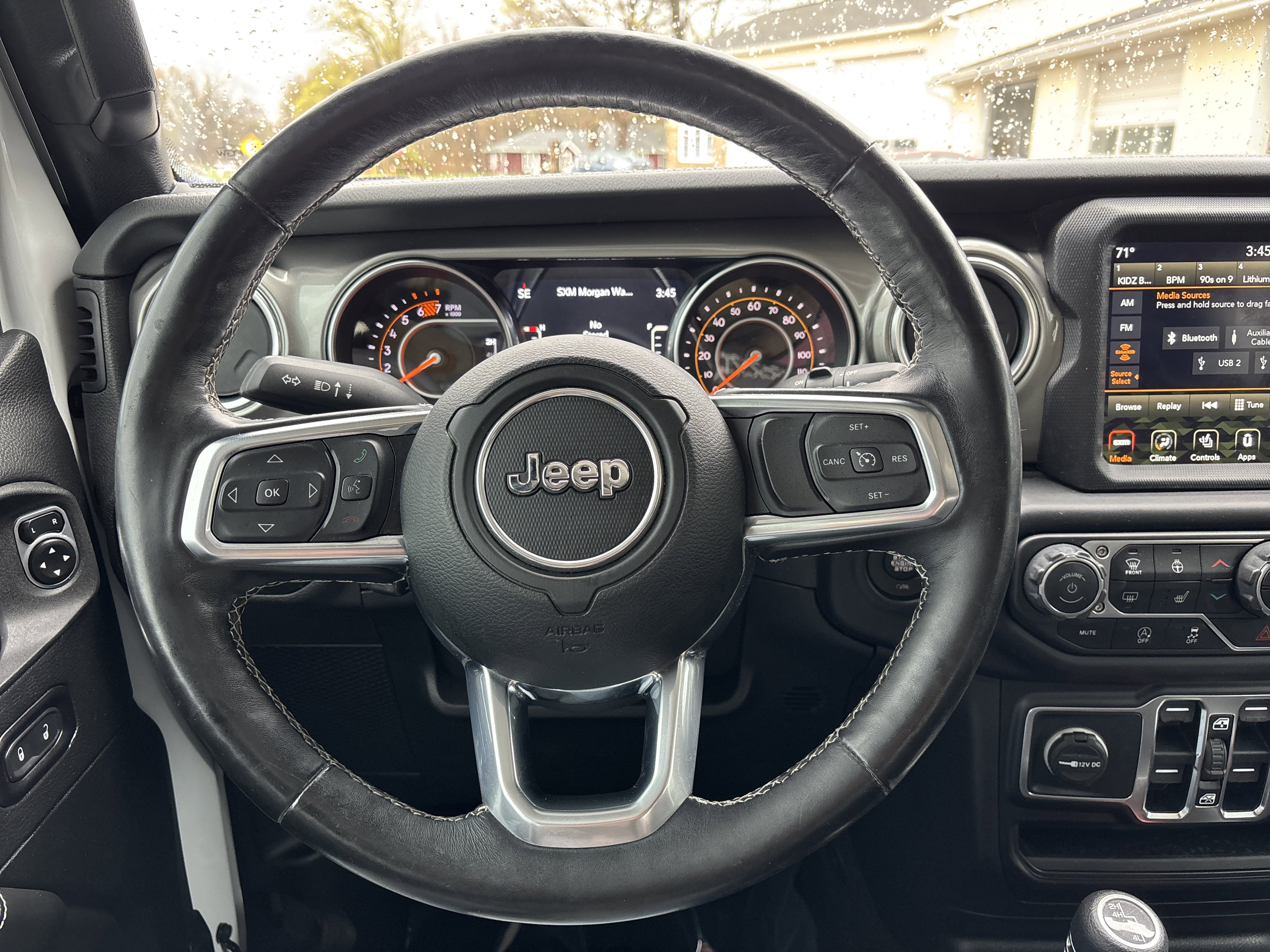 Used 2020 Jeep Wrangler Unlimited Sahara w/ Dual Top Group AWD/4WD image 24
