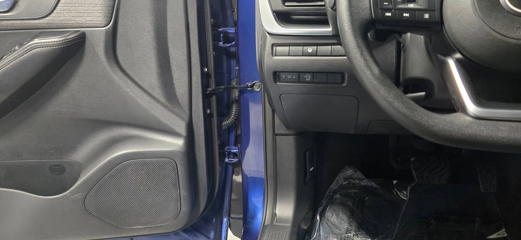 Used 2023 Nissan Rogue SV image 11