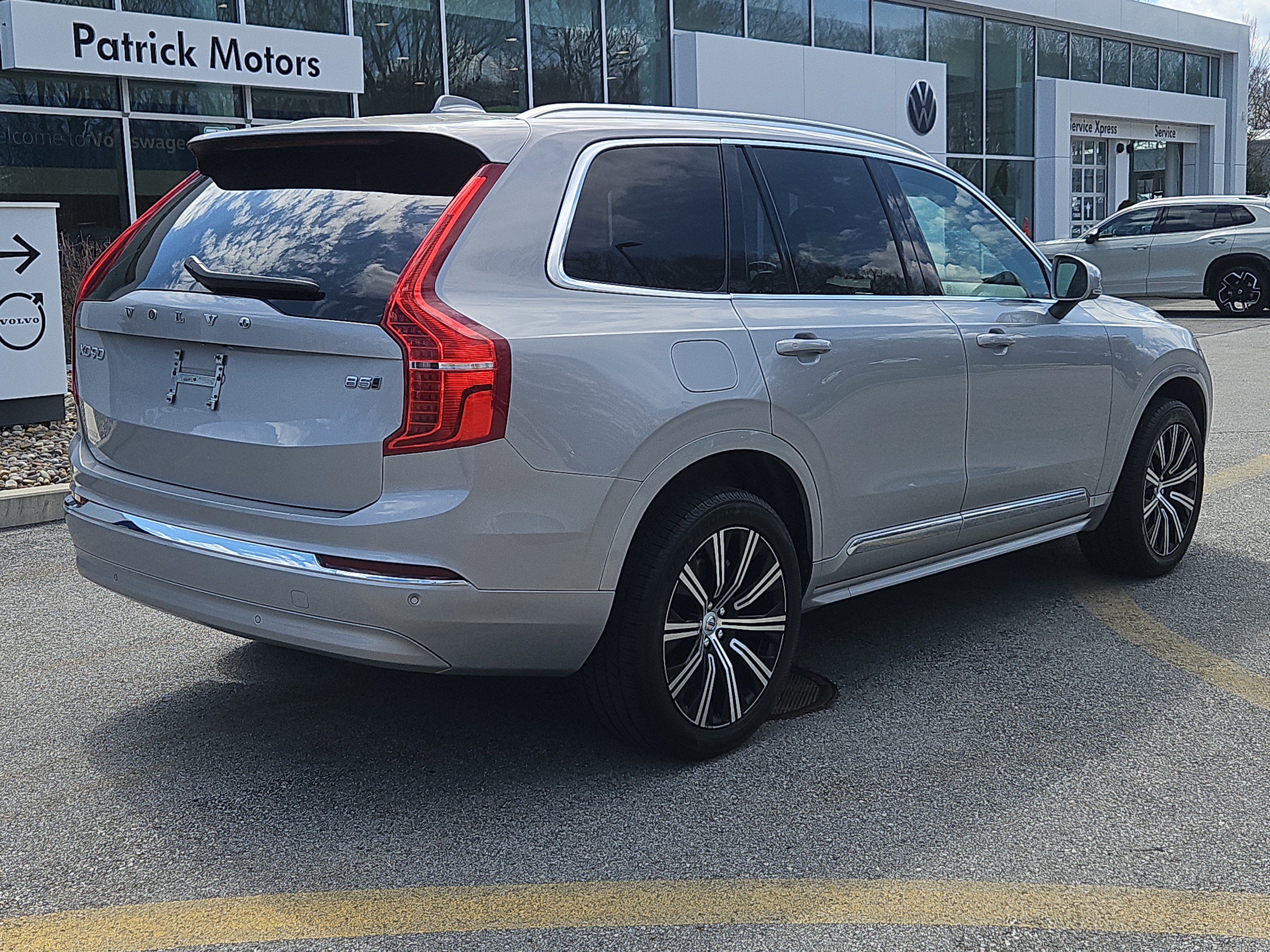 Used 2024 Volvo XC90 B5 Core image 2