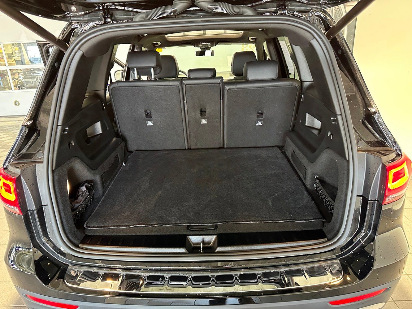 Certified 2023 Mercedes-Benz GLB 250 4MATIC image 33